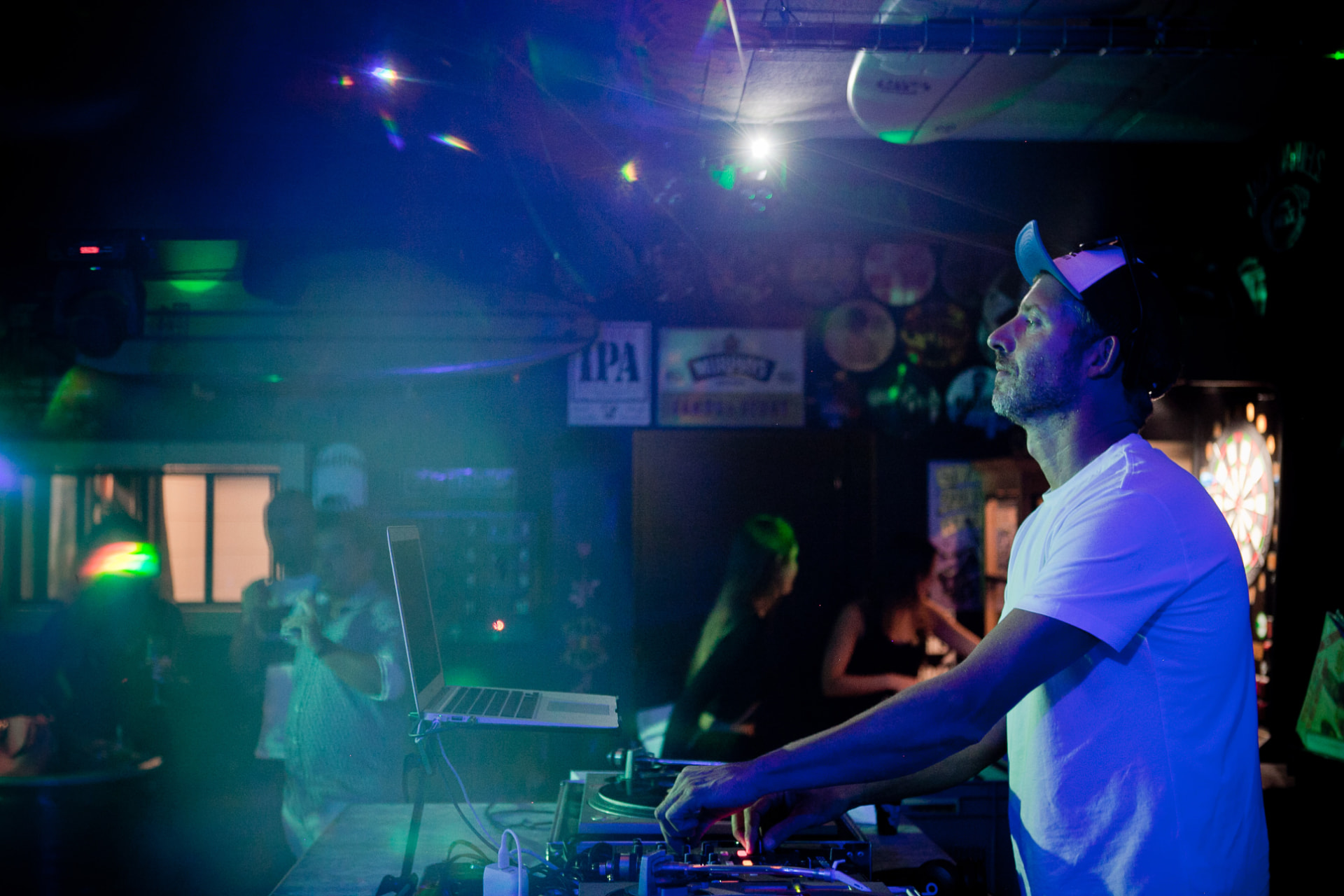 DJ SKALOU aux platines